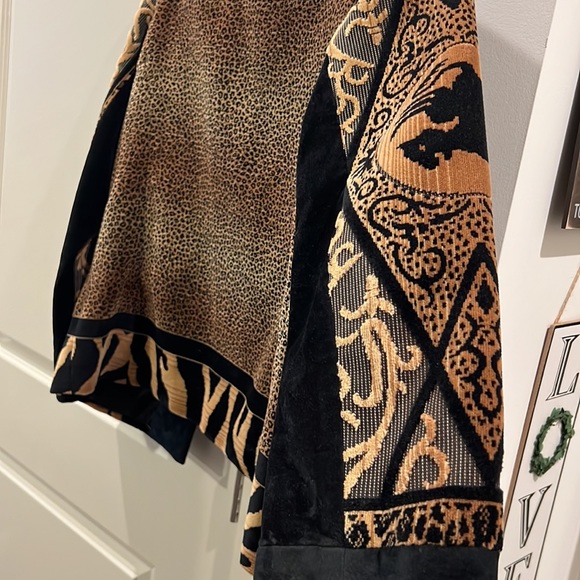 Wraps Collection: Vintage Multi Animal Print Blazer - Picture 5 of 7